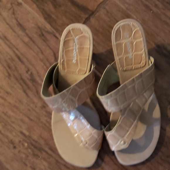 Shoes - Picture 3 of 3